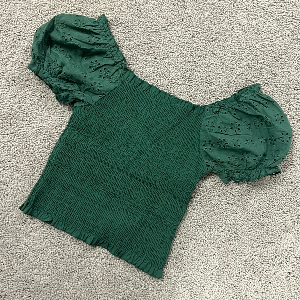 Juniors- Ruched, crop puff sleeve top